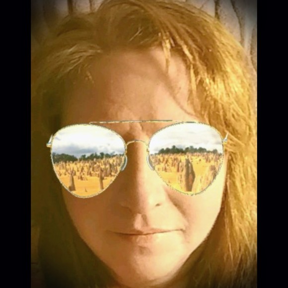 Meet your Posher, Denise - Picture 1 of 1